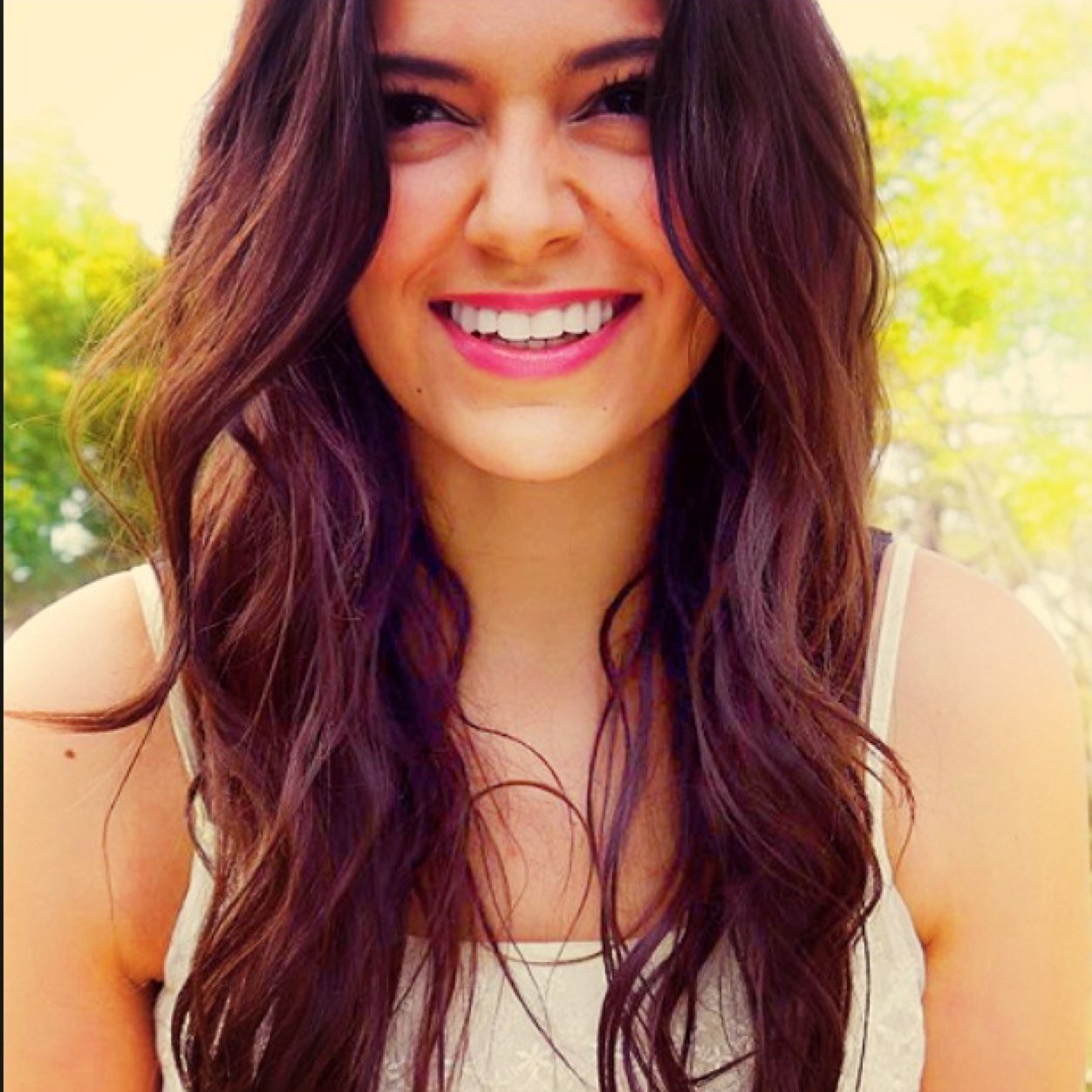 BETHONYM's profile picture. HUGE HOLIDAY GIVAWAY