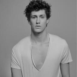 Club de fans de Jean-Baptiste Maunier. *The Best idol ever*. Thanks for everything. Directioners, Alboranista y Maunieristas en una sola dirección. En narnia.