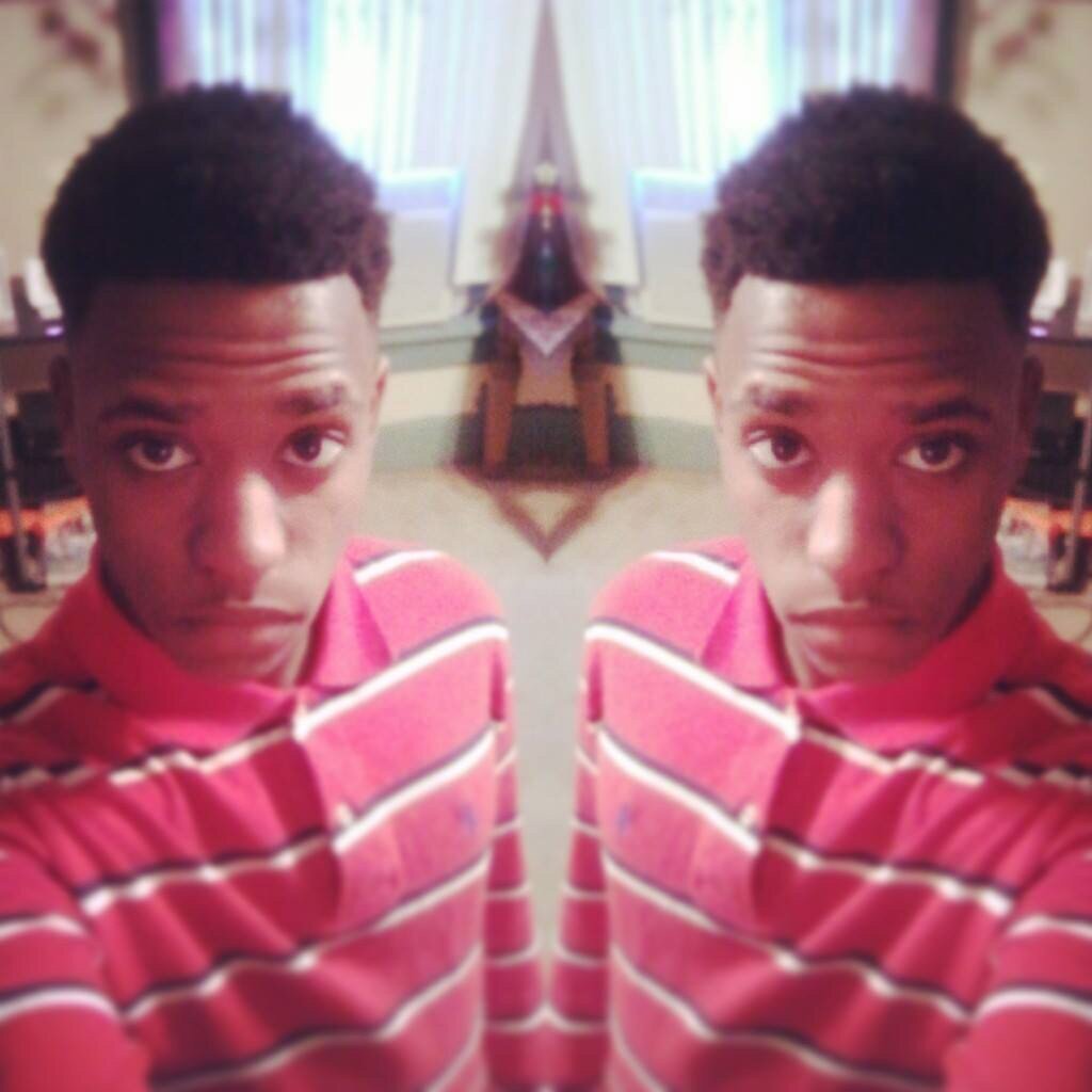 Catch me n yo hood,I love my squad m2m---homeTEAm #followME...--- SMOKE SOME! !