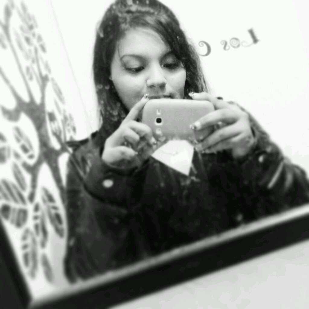 Nada dura para siempre... Ni el dolor, ni la alegría...Todo en la vida es aprendizaje; Todo en la vida está en... SEGUIR ADELANTE. :)♥