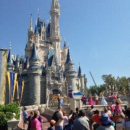 bri_bee22's profile picture. 