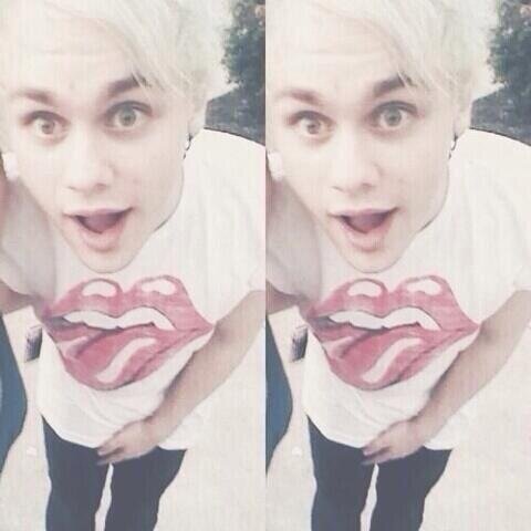free follow from @kryptonniall_x  you should follow her she's pretty cool