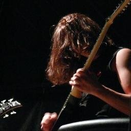 Guitarrista del grupo de death metal Brain Death, y guitarra/voz de Dante y @PoniesPKC , también me prendo fuego, quemo cosas, pero no soy batman ¬¬.