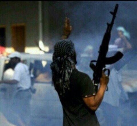 ‏‏‏‏‏‏‏‏‏‏‏‏ ويُحكى أنّ حلماً أسيراً ... بالدعاء تحرراً
‏