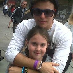 I'm a directioner ,jcat and I'm in #teamtowler so if you're one of them follow me 0/5 0/4 1/1