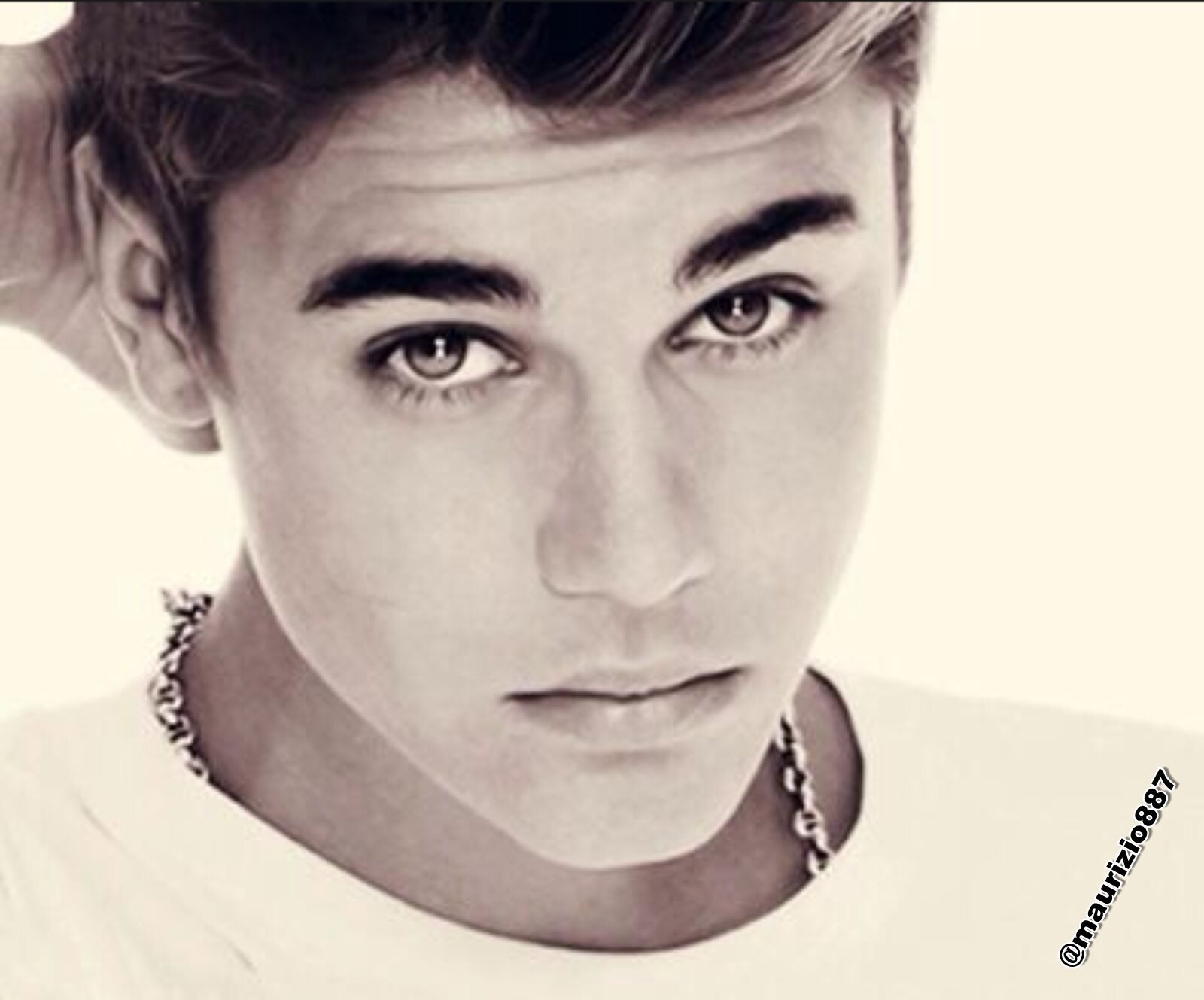 Follow me if you love Justin as much as me :) :)