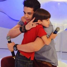 O teu sorriso abre as portas para o paraíso @luansantana.                     Since: 30/10/13