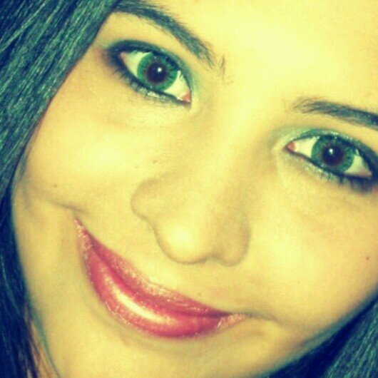 Estudante de Direito, Corinthiana, apaixonada por música e, claro, Bolhaa! :)