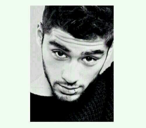 hey bby I just gave u a free follow so it would mean a lot if u could follow @zaynsqt and ask for a follow back ily :) x