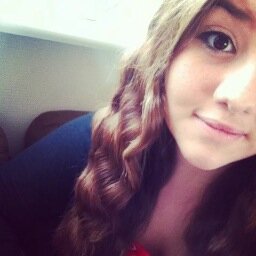 Im a big girl, ready to change. I wanna share the battle i fight with the weight lose. This, is my way to slim down.