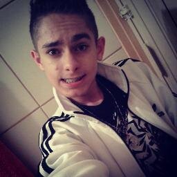 Siga-me no outro #Twitter .: https://t.co/mU0tuWYyZQ