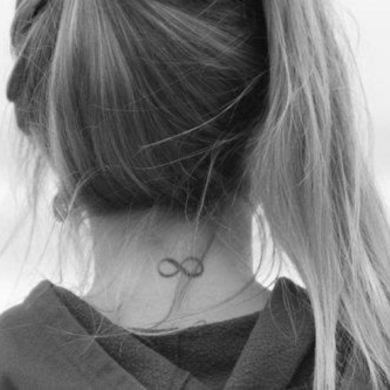 cersoy44's profile picture. Göge bakma duragi..