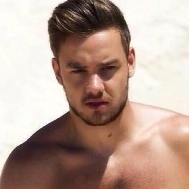 follow @hucklezayn