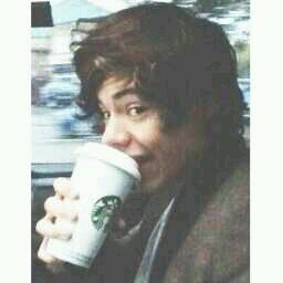 hey bby I just gave u a free follow so it would mean a lot if u could follow @zaynsqt and ask for a follow back if u want ily :) x