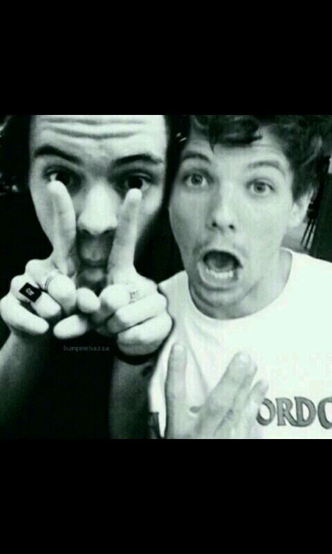 FREE FOLLOW. FOLLOW @_lirryflower AND JUST ASK FOR A FOLLOWBACK :)
