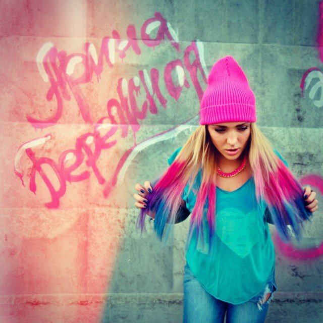 ArinaBerezh's profile picture. певица/singer. 17 лет/17 years old
http://t.co/2fZgsSQGFH