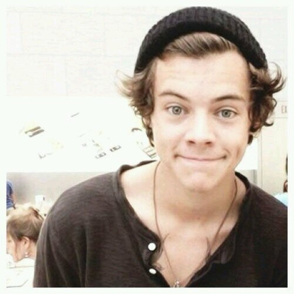 follow my main account @zarrystagraam__