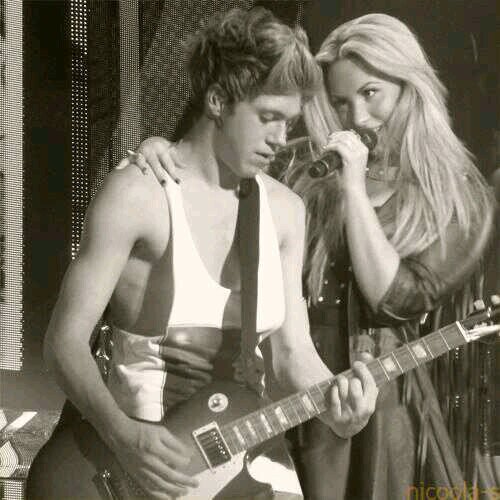 El violable y tierno irlandés Niall James Horan. 1/5 de One Direction,son mis hermanos. Demi te quiero princesa.