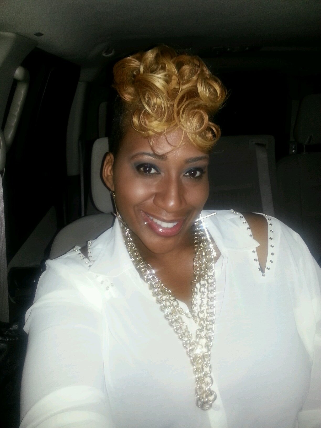 Always on the move...Royalty Escapes Travel Agency...where we going next?? BOSS..Travel Agent...Mom...Wifey...I do it all.. #FIXYOURCROWN