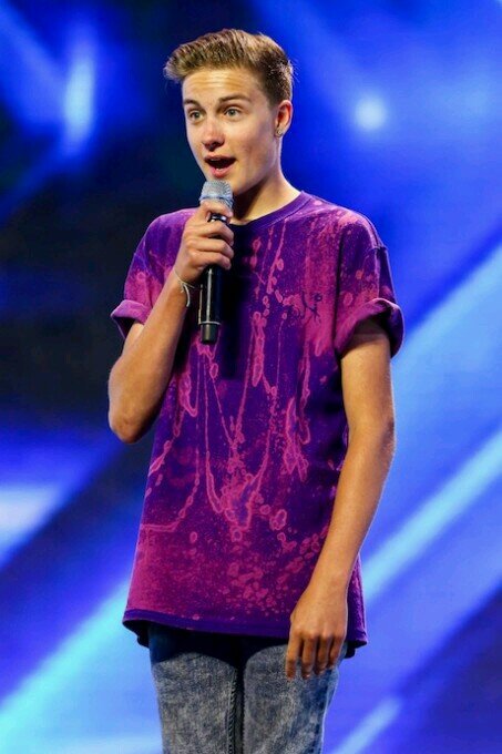 lil_chris_2006's profile picture. Full Irish Girl ;) I want to go to the xfactor tour 2014 :'(( NICOLAS MACDONALD| Im in love with emblem3 & 1D & 5secondsofsummer & M.A.D