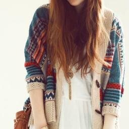 nomesigas aqui sigueme en @tomlinsonbubble te estoy regalando un nuevo seguidor graciaas.