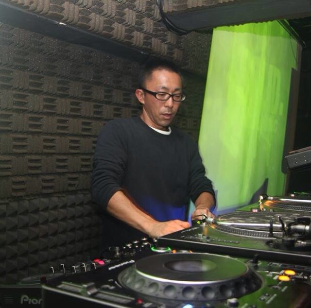 Nice to meet you I am DJ HIRO I love dance music It longs for peace through the dance music without the nationality and male-female relationships.