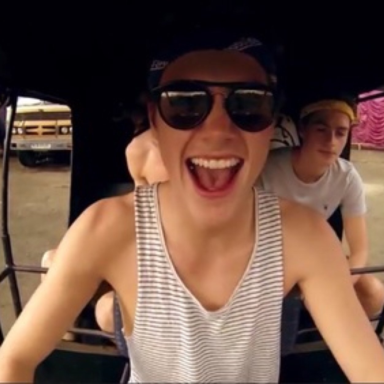 TheVampsDaniela's profile picture. A true fan of: The Vamps, One Direction, McFly, R5 and Cody Simpson FOLLOW BACK!