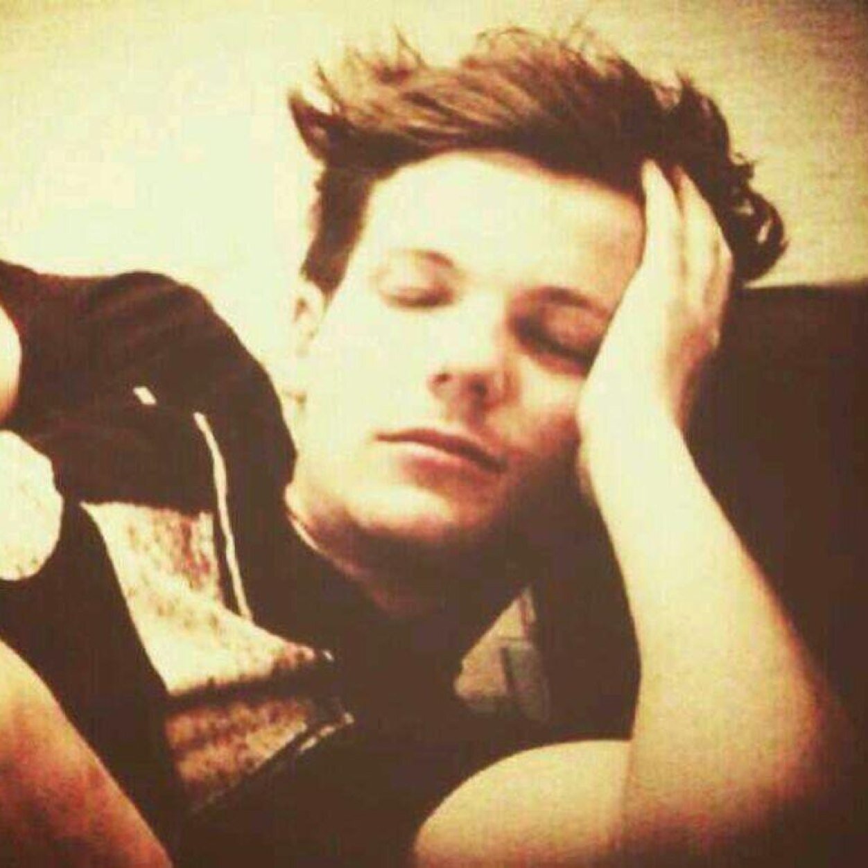 I love him so much he is my everything || Gay || married to @Lewis_Bae || fl/rp