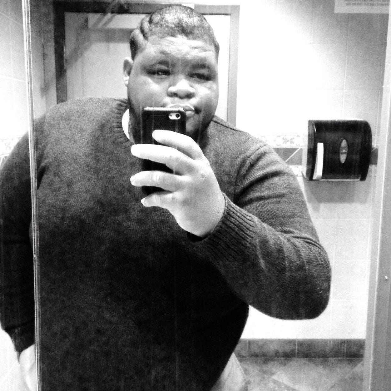 cooljay12's profile picture. If you cross me I eras you from my mind from the spot I got a big family thAt love me I don't need you