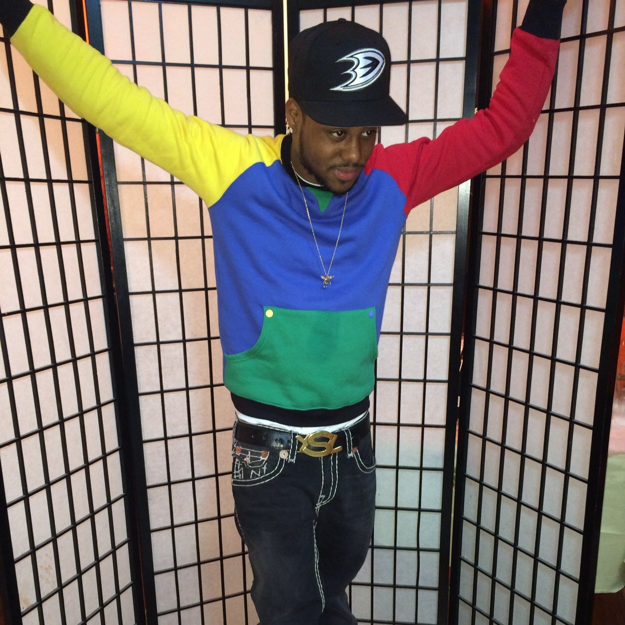 TrOPiCAL_DRiZZY's profile picture. Anyone can control a women's body 
the key is To Control her Mind  - Goldie