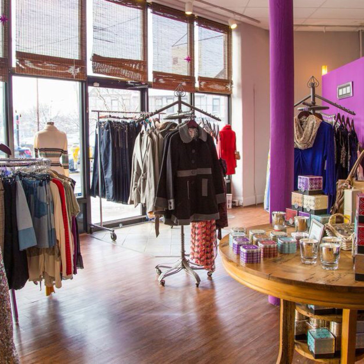 We're a women's clothing & accessories boutique located in Cincinnati, Ohio. Shop our Oakley Square location or online! Instagram: trendcincinnati