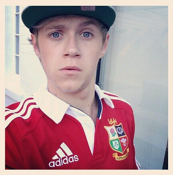 free follow from @rayne_brown  follow my mainnn ps u will get ur fav/5 (: