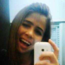 Eles dizem que é impossível 
Encontrar o amor sem perder a razão 
Mas pra quem tem pensamento forte 
O impossível é só questão de opinião ♪