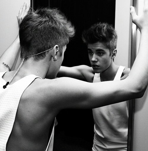 Justin has my heart! but I also love Demi&Ariana&Selena