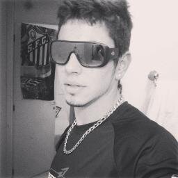 18 anos, segue? sigo de volta!..instagram: @LUISFELIPPE17---