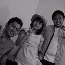 bdgstringtrio's profile picture. Tiga pecinta senar asal Bandung @afifaayu biola @syarafmaulini gitar @rohanda_jalu / @arnie_she bass. Bimbingan @ammypeniti . Bermain musik untuk musik.