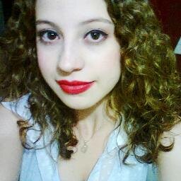 Deus, família, amigos, músicas, fé e sonhos  (: