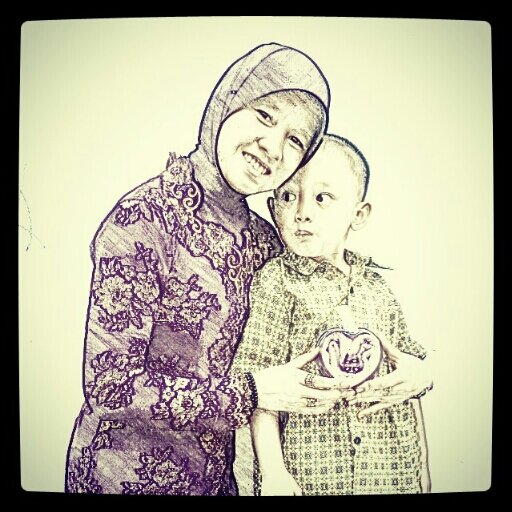 me, just me... nothing‘s special... an employee, a train user, a wife & a mother of a smart handsome funny cute & adorable little boy *love u so much dear*