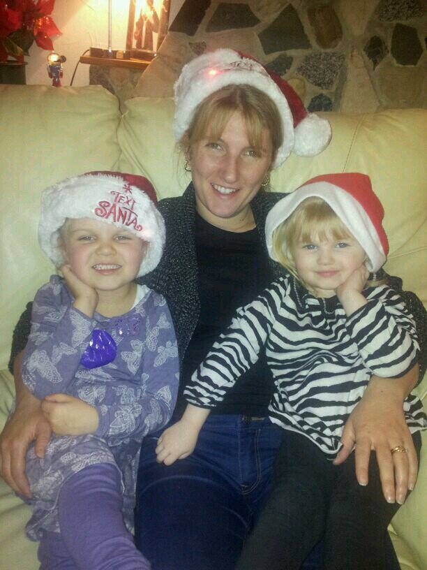 Rach31Lee's profile picture. Have 2 beautiful lil girls Chelsea and Molly and have been happily married since 2008 x