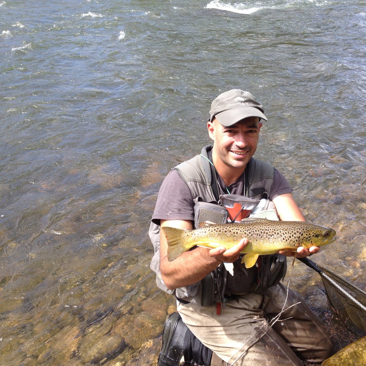 CaleriFishing's profile picture. Pecheur mouche ex compétiteur 10 ans en équipe de France, guide de pêche à la mouche, Yann Caleri gérant de la société qui vous propose une belle gamme mouche