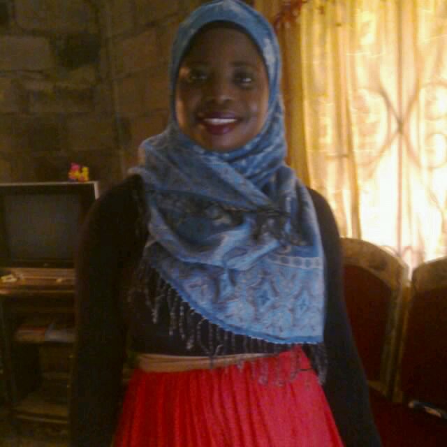 Am alittle bit naughty, I love meetng ppla nd dancing, nd I love playng basket ball.