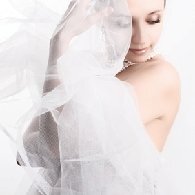 女性のファッションに関する商品を紹介します。リニューアルオープン
