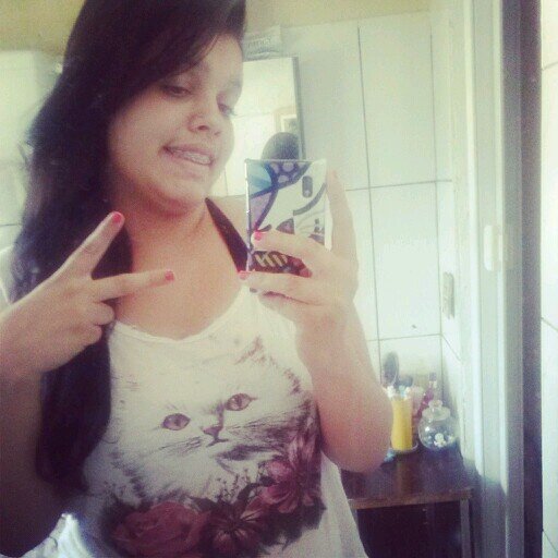 sim, eu sou chata, boba, insegura,ciumenta, ironica, é esse meu jeito de ser feliz ! :$