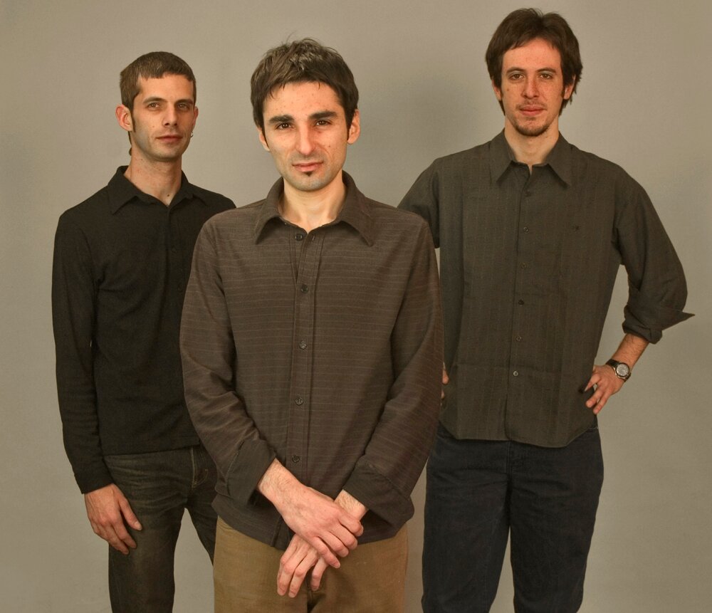 Mikrokosmos es un proyecto de Jazz Fusión, donde se mezclan géneros como el Jazz, tango, folcklore y funk dentro siempre de un concepto de improvisación.