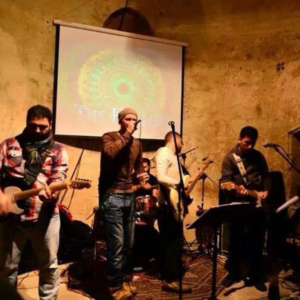Guitar vocal: Hilmi özakin Guitar vokal: Murat Umar Guitar vokal: Aygün Aksan Bass & vokal : Guven caglar Drums&vokal: Altan caner
