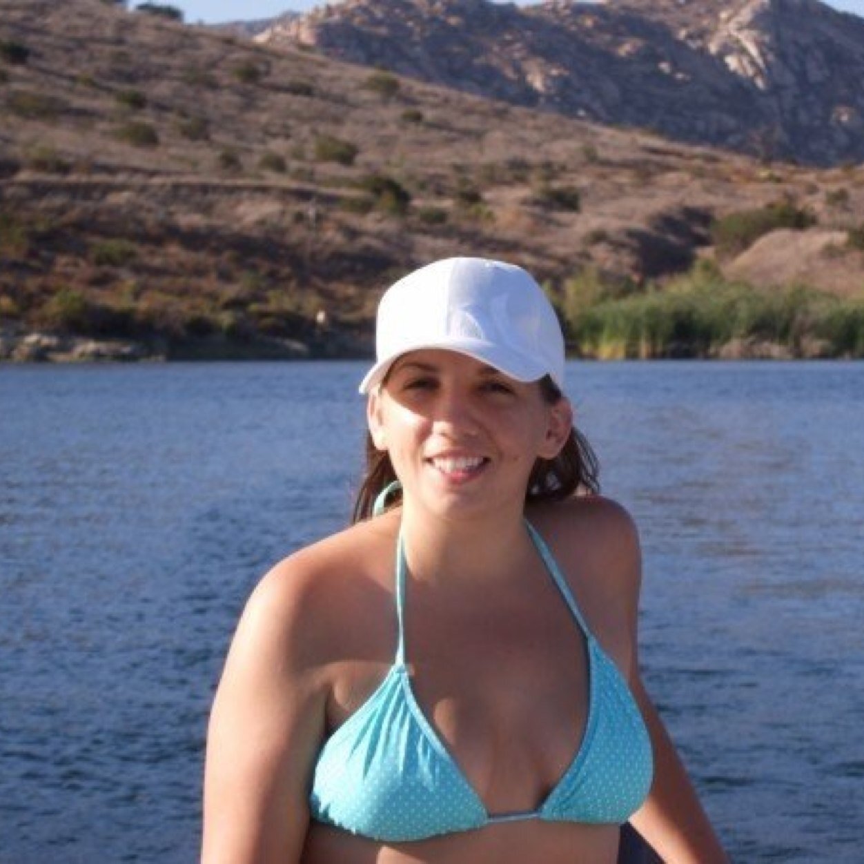 I am a nerd and a hippie but we all gotta eat so I work too. Blogging for beginner #vegans , #surfing , #eating , and #yoga are my life. https://t.co/0eBCqqSOZR