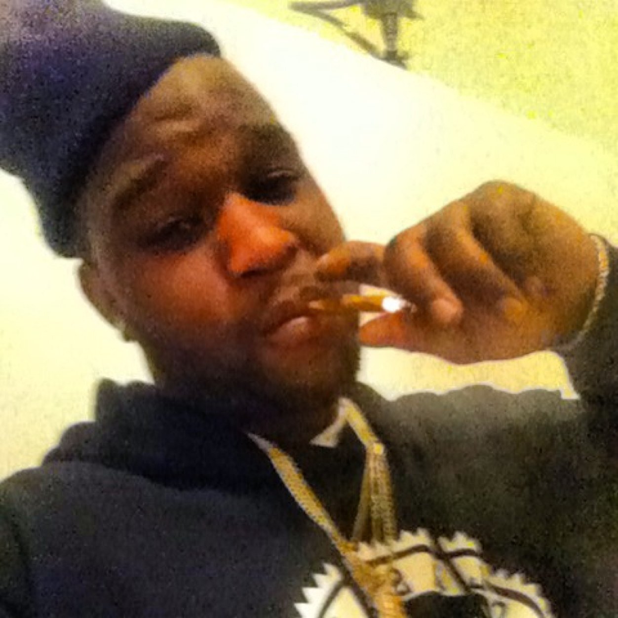 HesBack762's profile picture. 