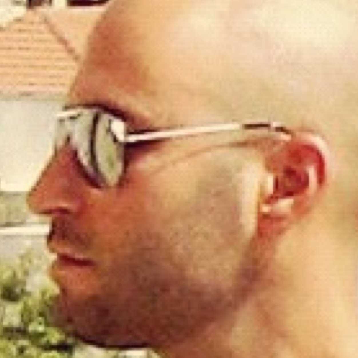 בכל פעם שאתה מצייץ בטוויטר, ציפור מתה.
http://t.co/Ua6ytg2Dio
