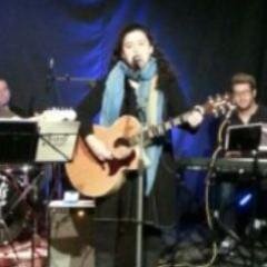 LauraMtez4's profile picture. Tastaolletes. 
Mestra, cantant de fireta i maldestre de mena...