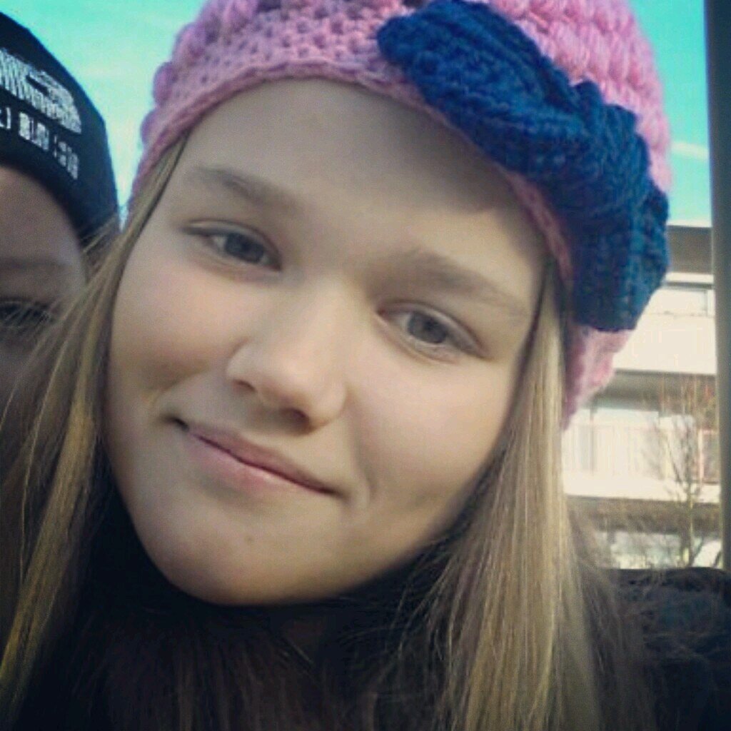 14 y/o - 3havo - paardrijden en dansen -  IG: xFleurSpronk_ - nummer vraag maar -